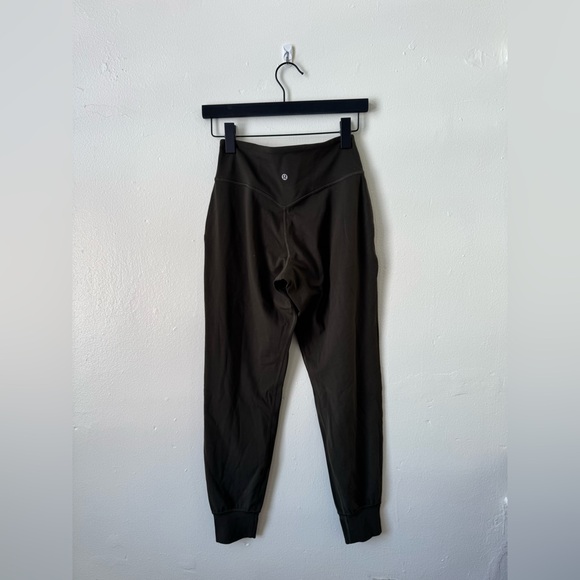 lululemon Align Joggers - Picture 3 of 8